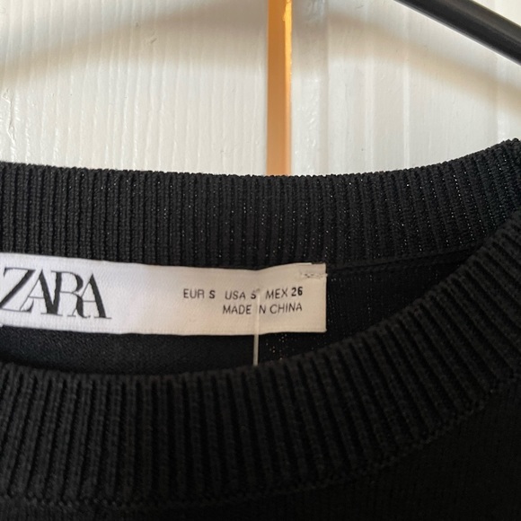 Voluminous sleeve top - Picture 2 of 2